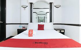 Reddoorz Plus @ Villa Gloria