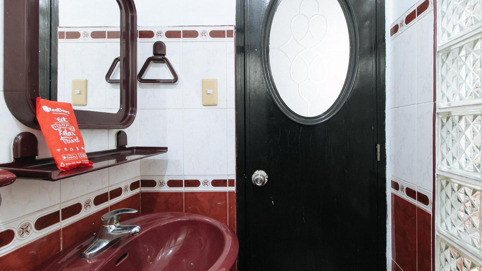 Reddoorz At Plus Villa Gloria Taguig Exterior foto