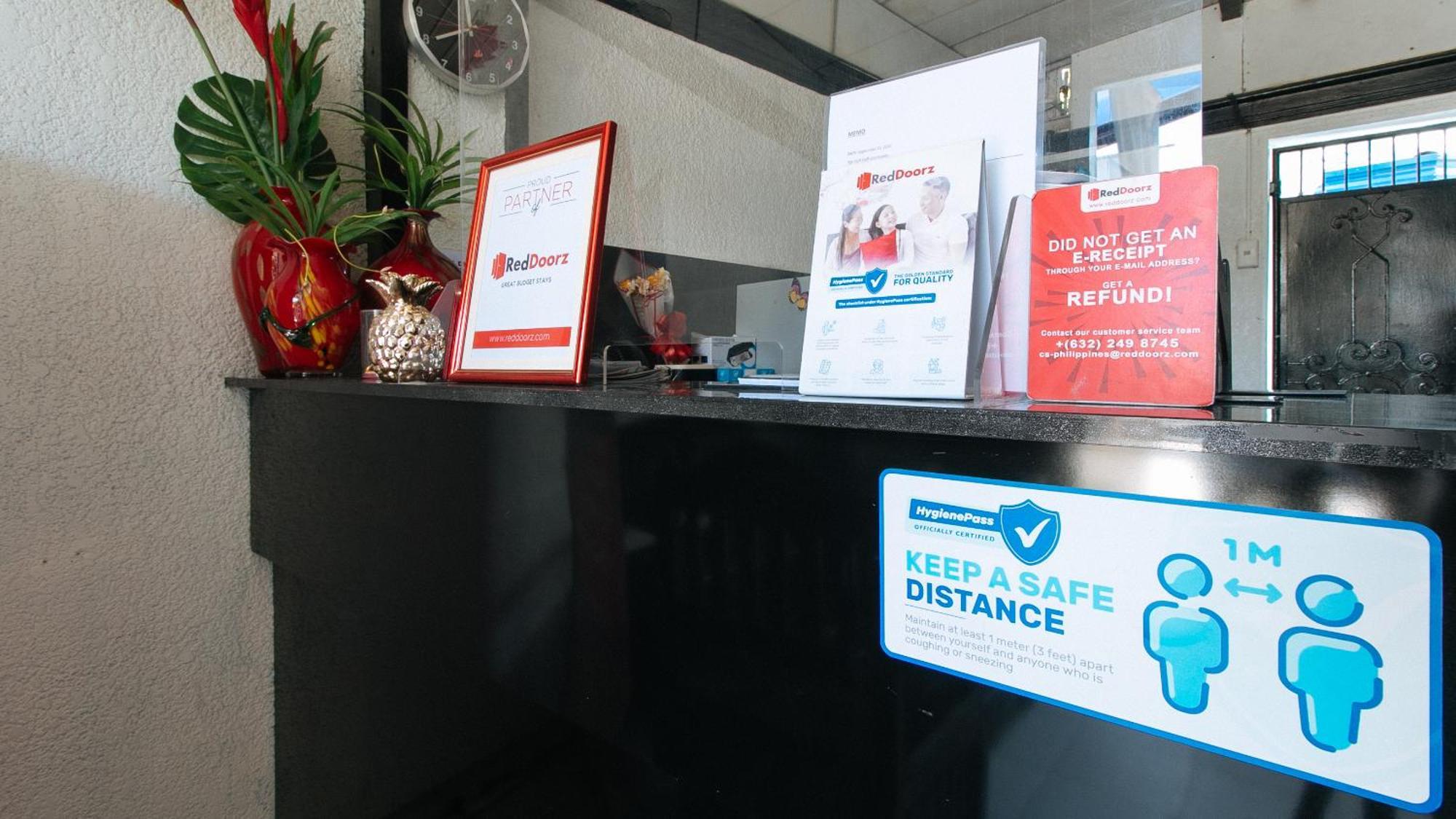Reddoorz At Plus Villa Gloria Taguig Exterior foto